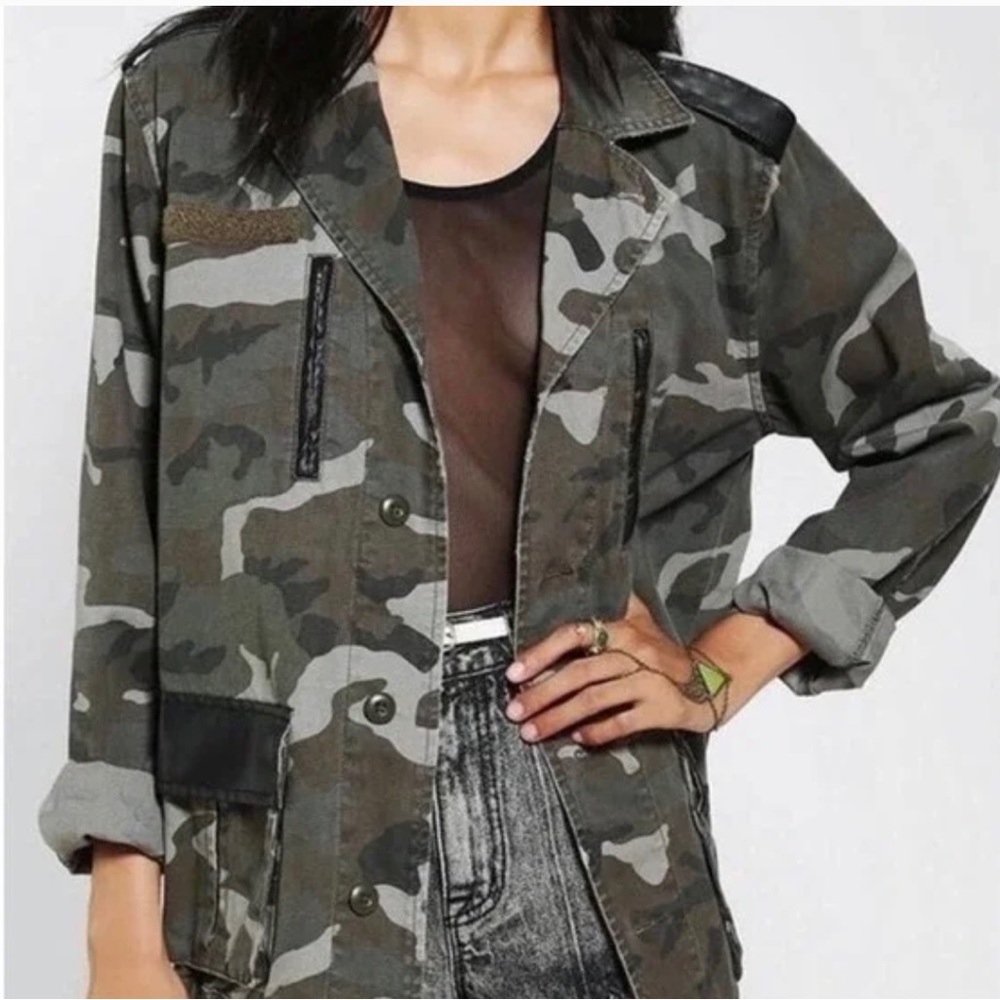 Urban Outfitters BDG camo jacket